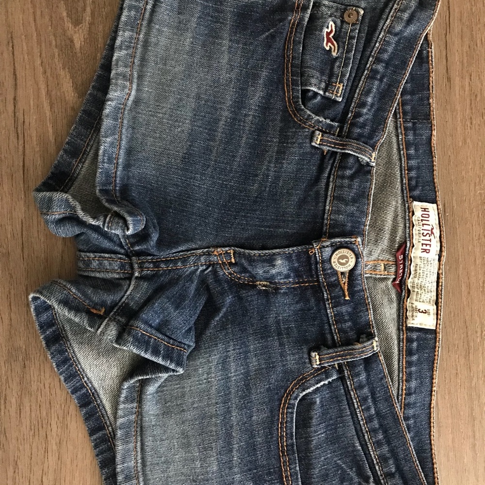 Hollister Shorts size 3